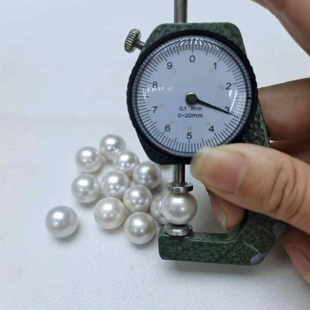 13-14mm White Perfect Round Freshwater Loose Pearls, AAAA
